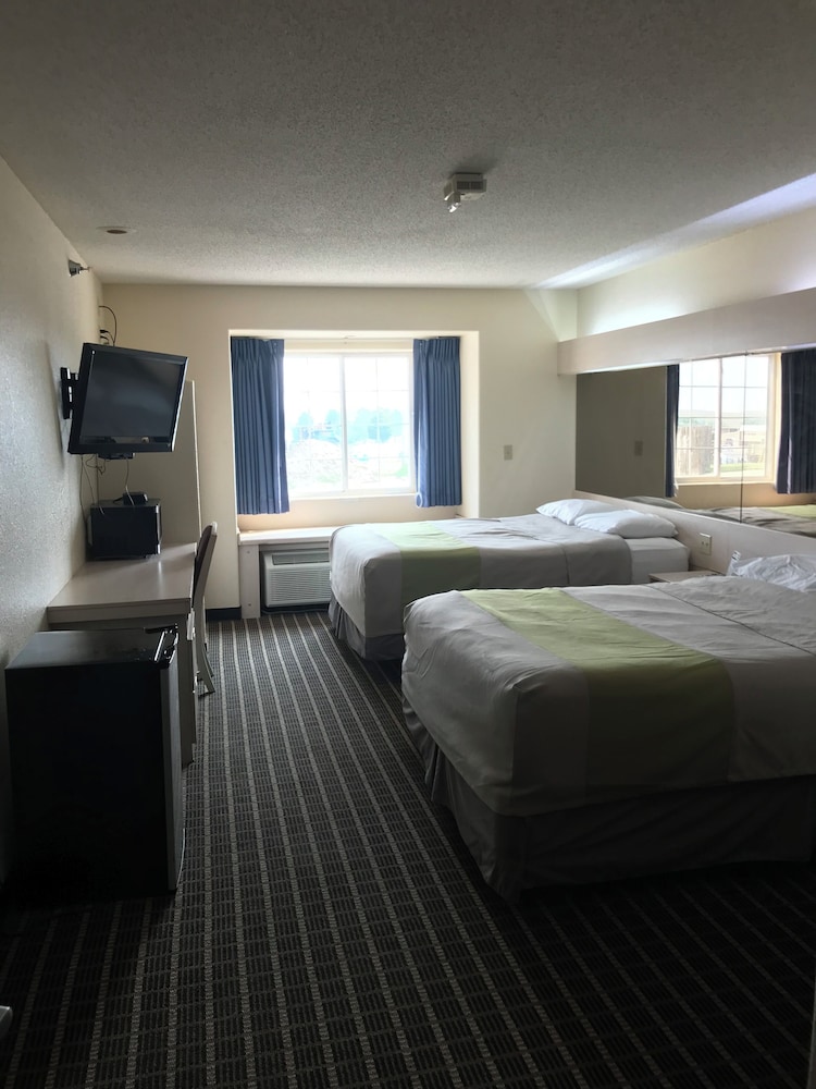 Chadron Inn & Suites - photo 9