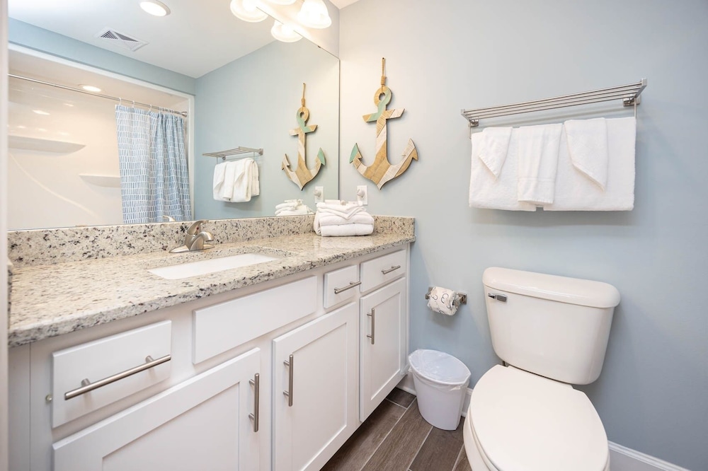 Phoenix Gulf Towers 1802 2 Bedroom Condo - photo 14