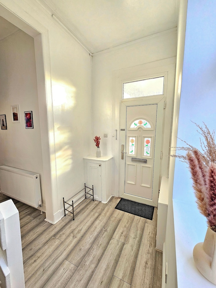 Spacious Haven with Free Parking - last minute hotel in Glasgow