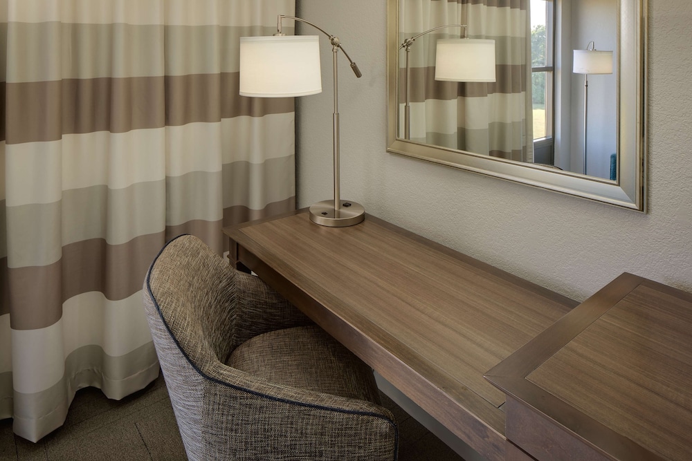 Hampton Inn & Suites Nashville Airport - photo 13