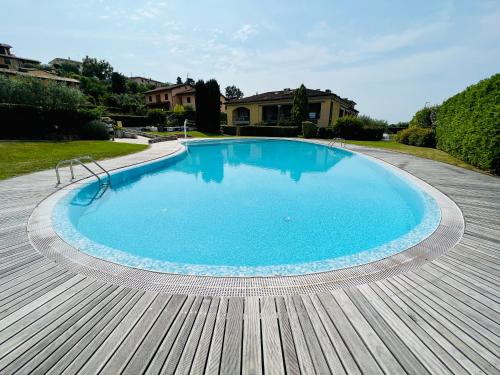 Suite and Pool — 4-Star Luxury Hotel in Costermano, Italy