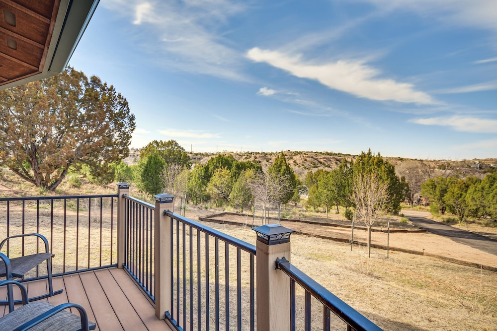 Private Yard & Fishing Dock: Canyon Rim Retreat in Amarillo, United States