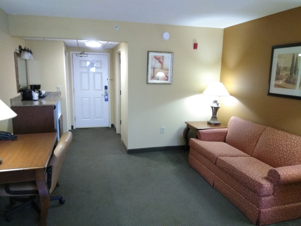 Baymont by Wyndham Clinton - photo 11
