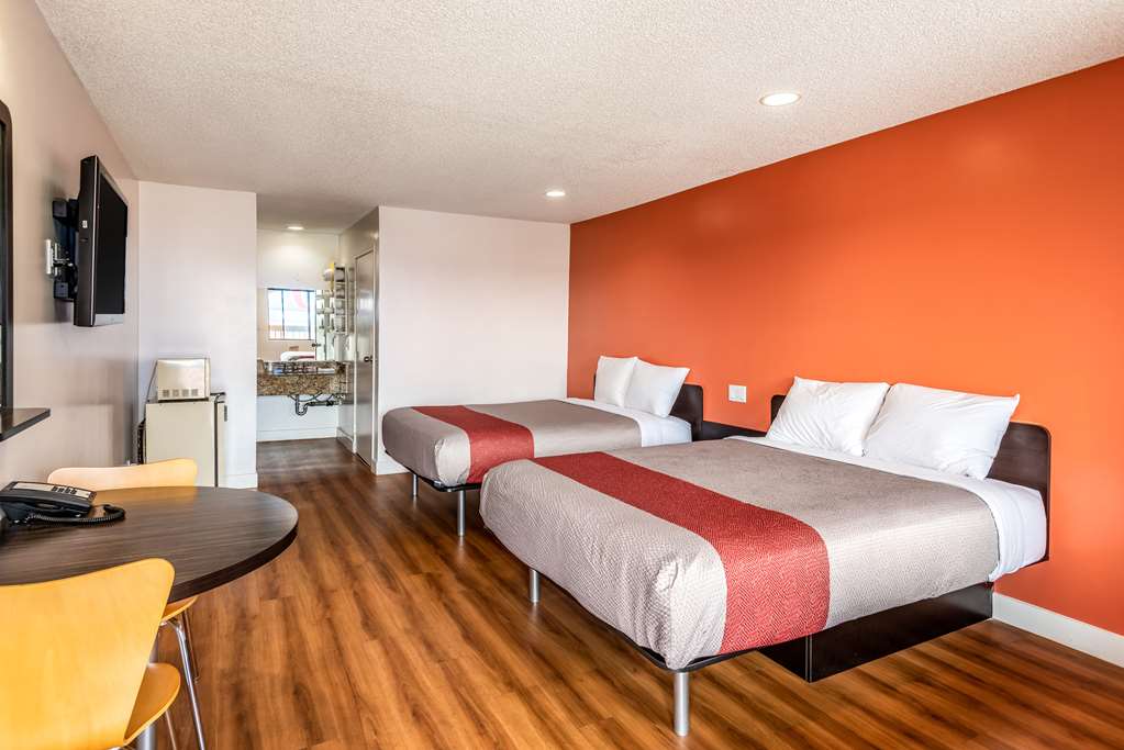 Motel 6 Gardena CA South - photo 17