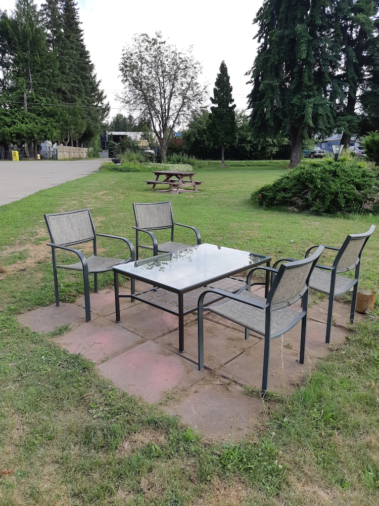 Motel Happy Salmon — hotel in Salmon Arm