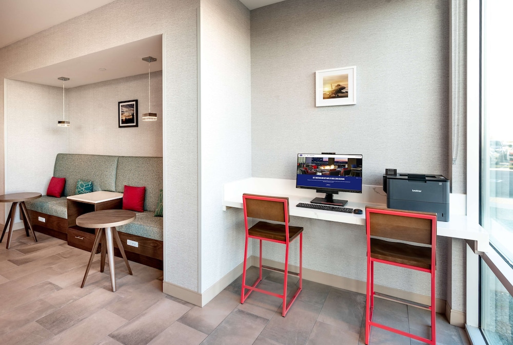 Hampton Inn Riverside March Air Force Base - photo 27
