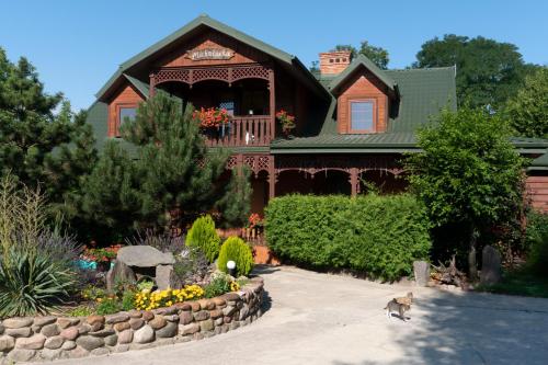 Dolina Dębów - carbon neutral hotel in Sosnowka