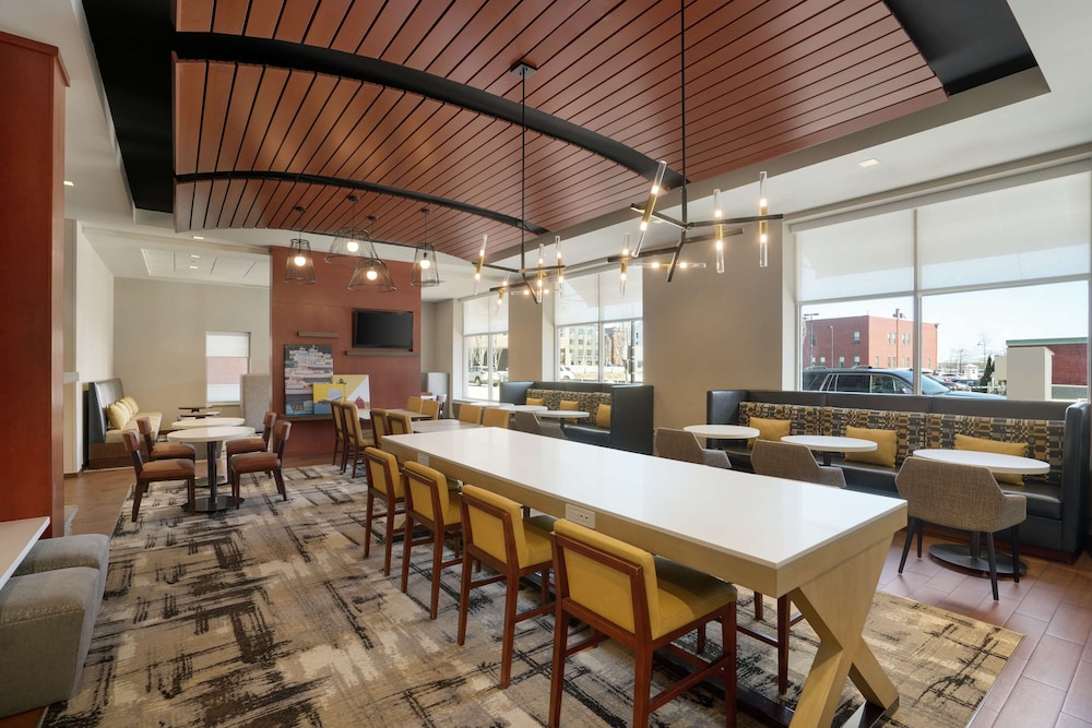 Hampton Inn Portland Downtown Waterfront - photo 44