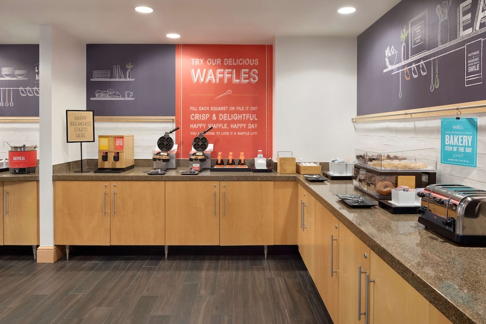 Hampton Inn & Suites Madison West - photo 29