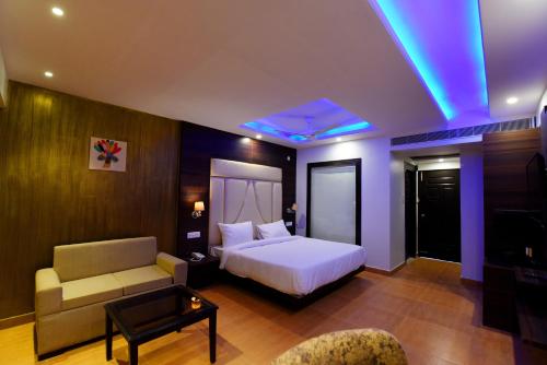 Aachman Nature Valley Resort Mashobra BY NAINA STAYCATION Private Parking Balcony and valley view Rooms in Shimla, India