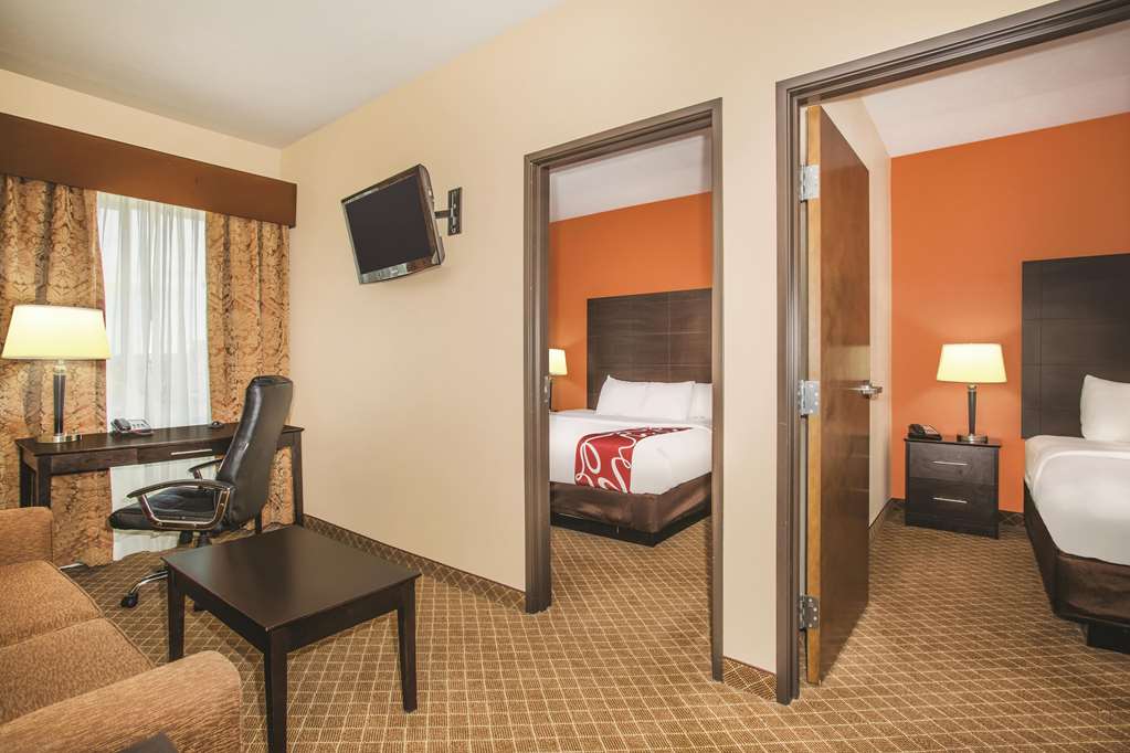 La Quinta Inn & Suites by Wyndham Ely - photo 26