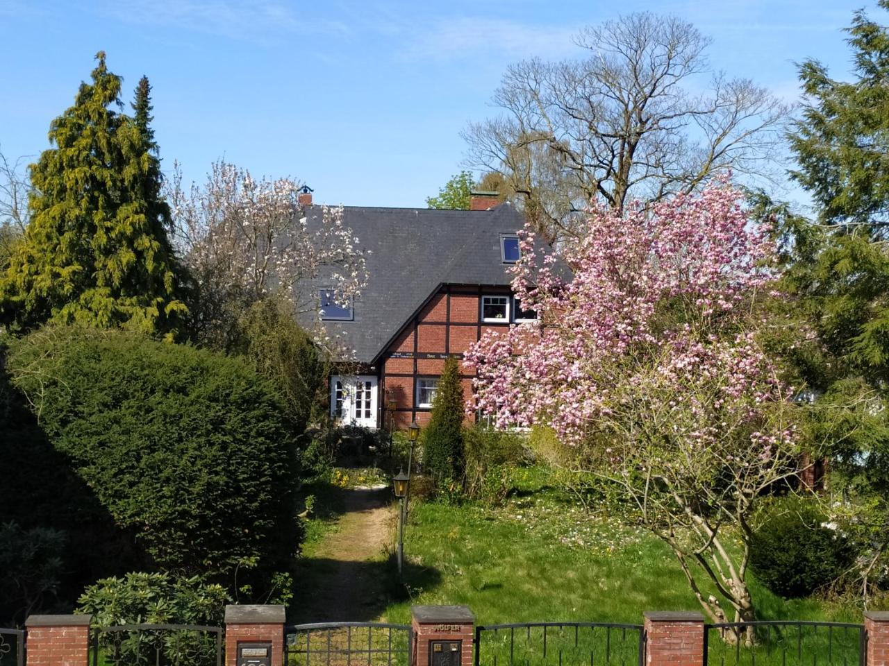 Storchennest Brake — 4-Star Luxury Hotel in Brake (Unterweser), Germany