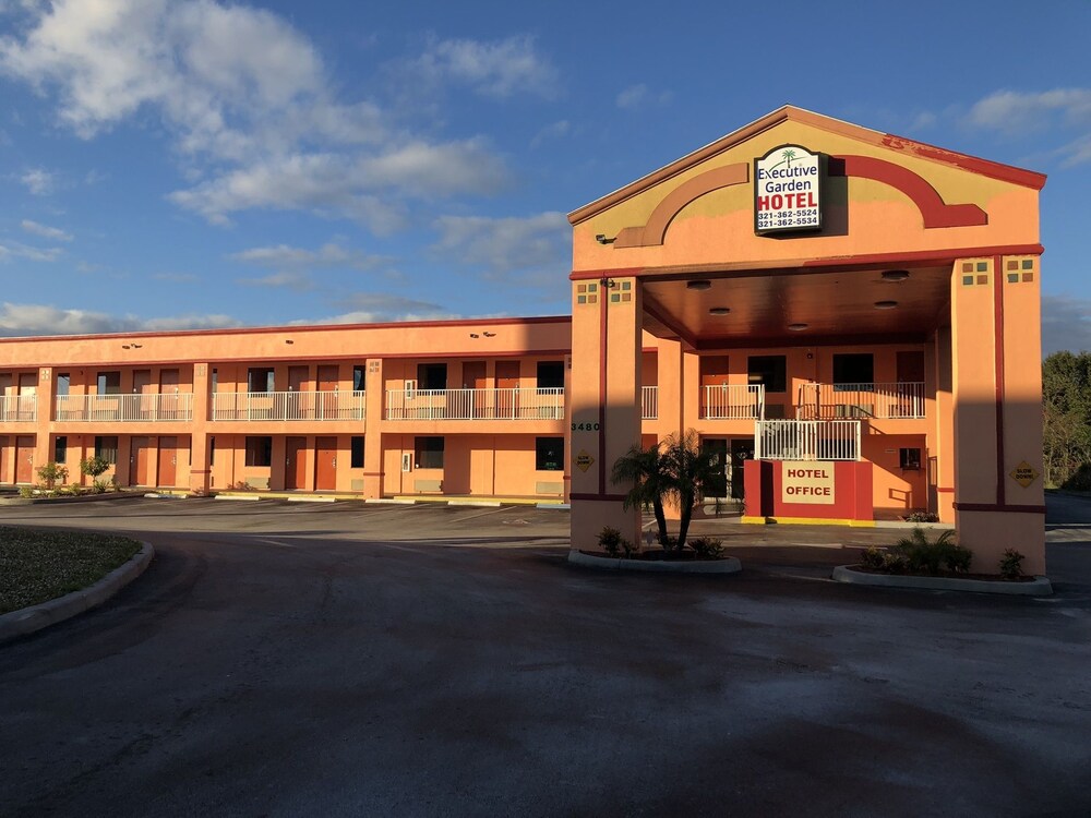 Executive Garden Titusville Hotel - photo 36
