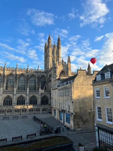 Flat in the heart of Bath with stunning views — 4-Star Luxury Hotel in Bath, United Kingdom