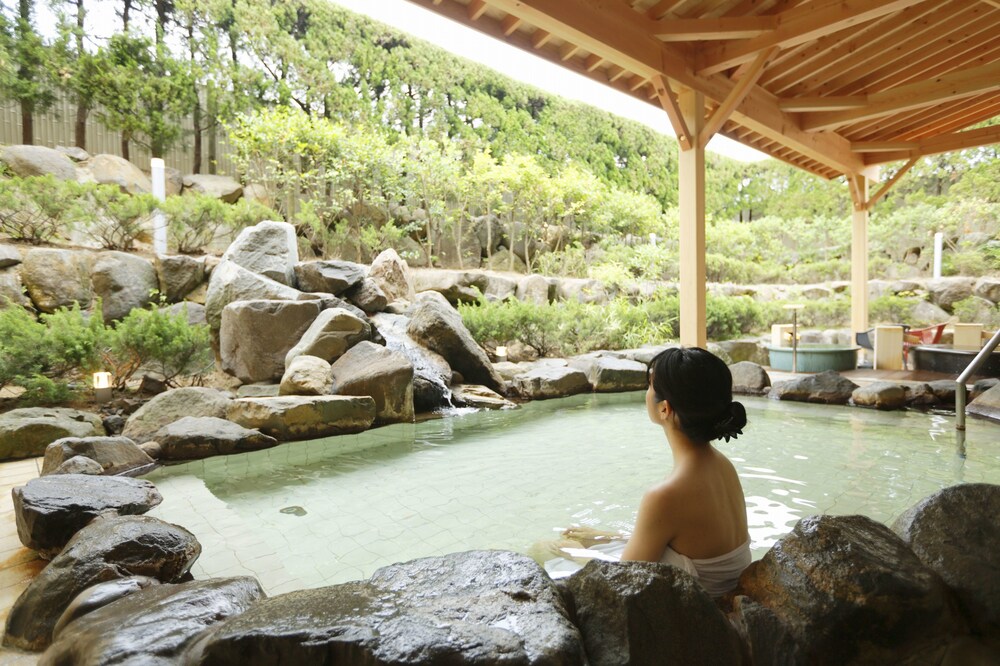 Kyukamura Noto Chirihama — 4-Star Luxury Hotel in Hakui, Japan
