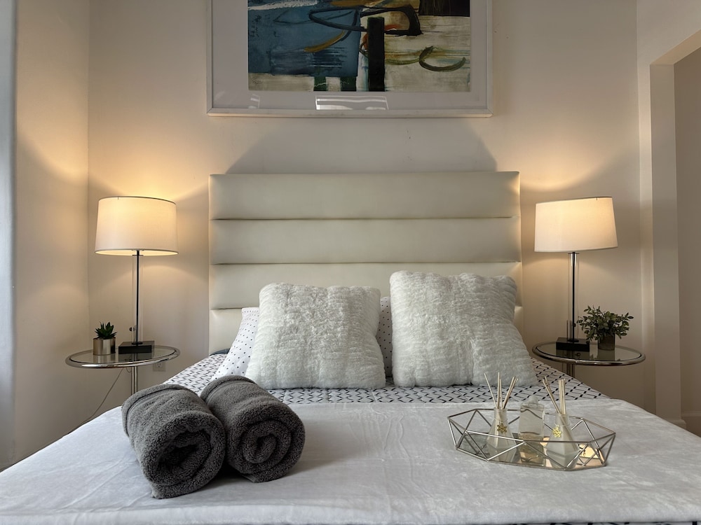 One Lux Stay HWH Downtown Los Angeles - photo 37