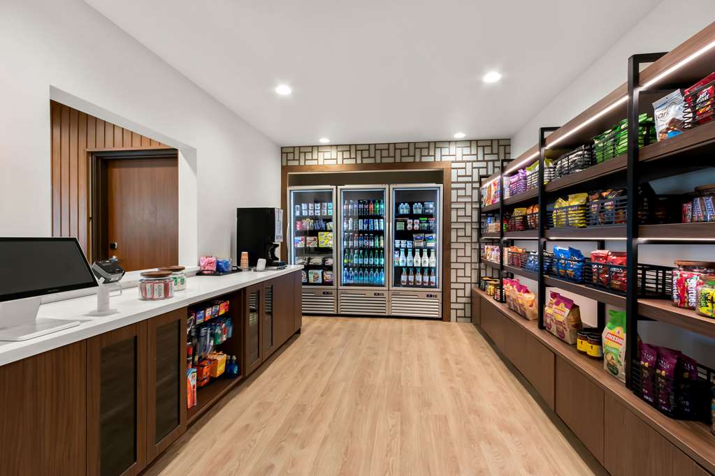 Everhome Suites Glendale Sports Entertainment District - photo 34