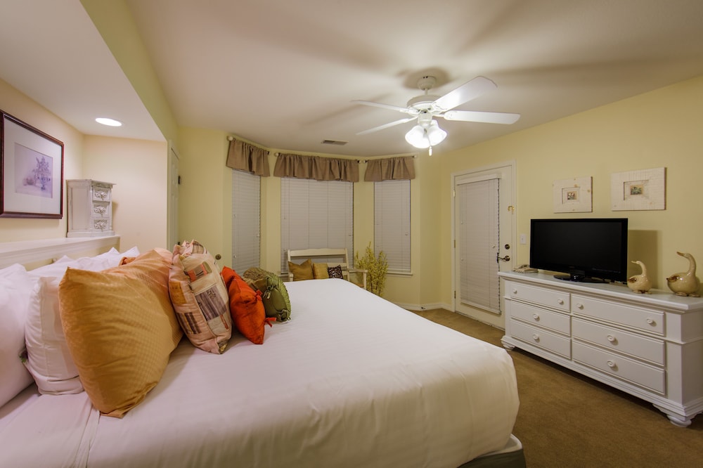 Holiday Inn Club Vacations Holiday Hills Resort Branson by IHG - photo 12