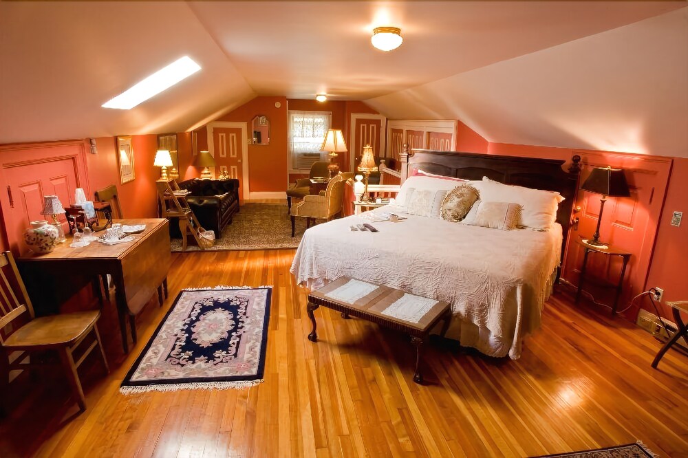 The Applewood Manor - photo 15