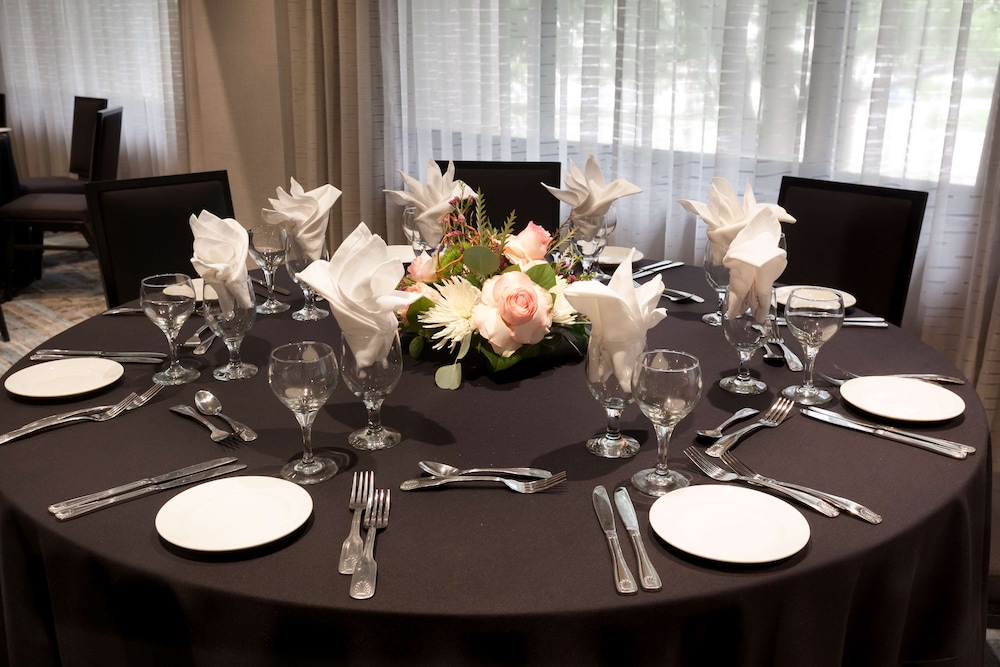 DoubleTree by Hilton Hotel & Suites Houston by the Galleria - photo 53