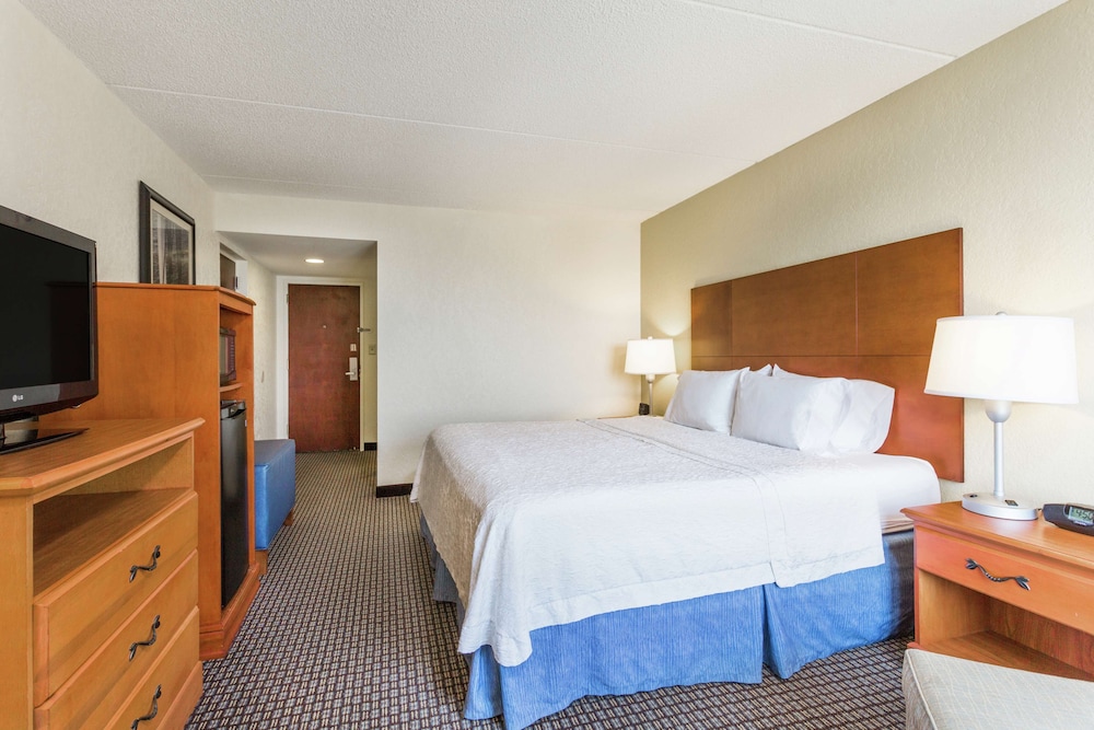 Hampton Inn Morehead City - photo 11