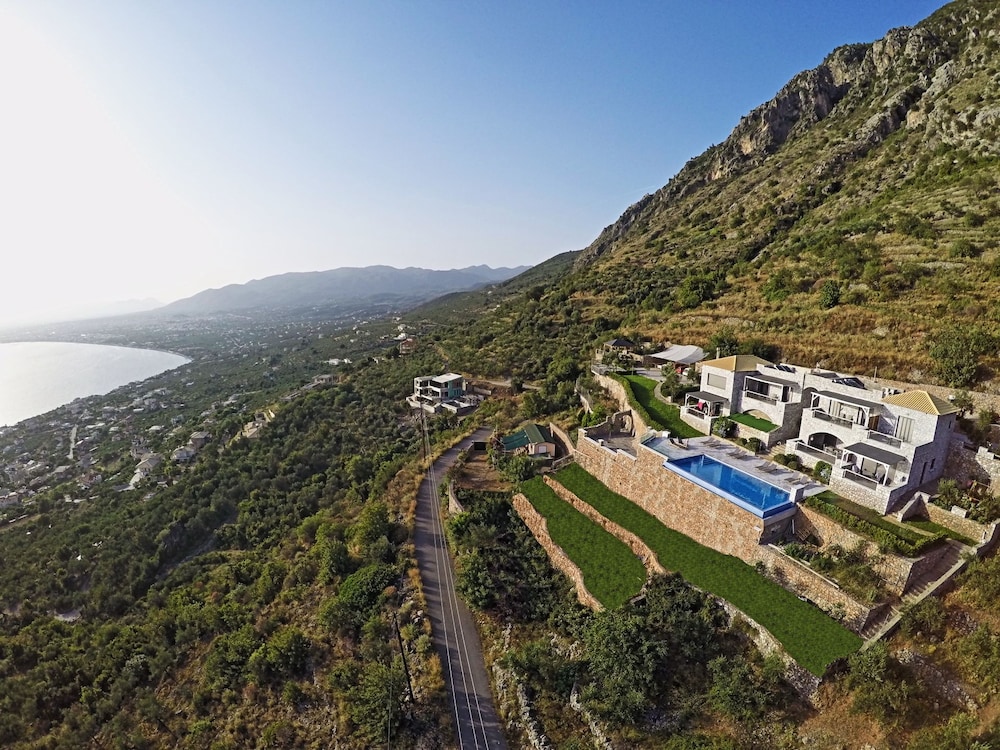 Petra Thea — 4-Star Luxury Hotel in Kalamata, Greece