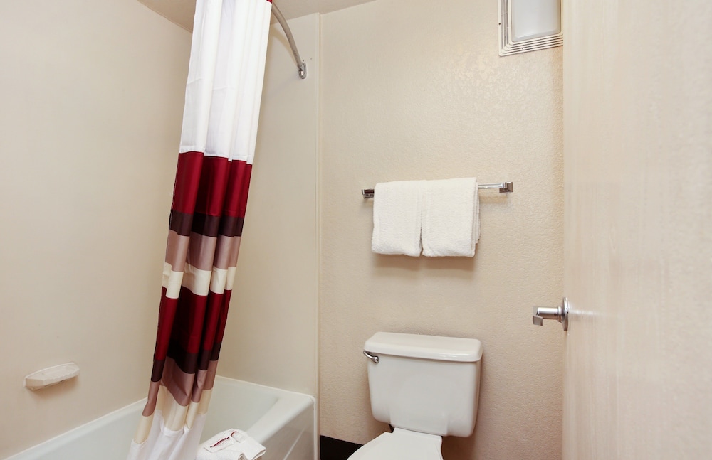 Red Roof Inn Santa Ana - photo 9