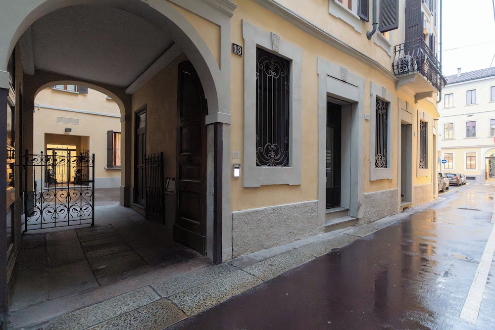 Brera Apartments in Porta Ticinese — 4-Star Luxury Hotel in Milan, Italy