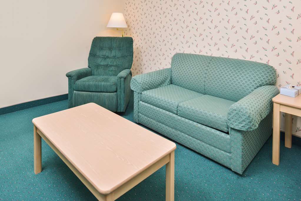Americas Best Value Inn & Suites Bluffton - photo 11