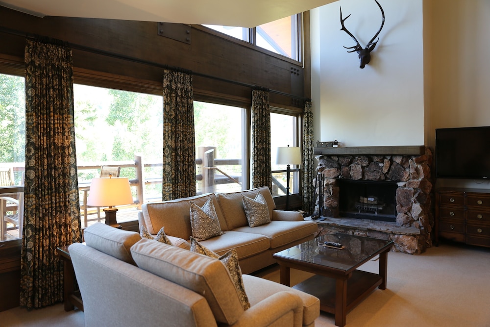 Viking Two Bedroom Loft 2 Apartment Hotel by RedAwning - featured photo