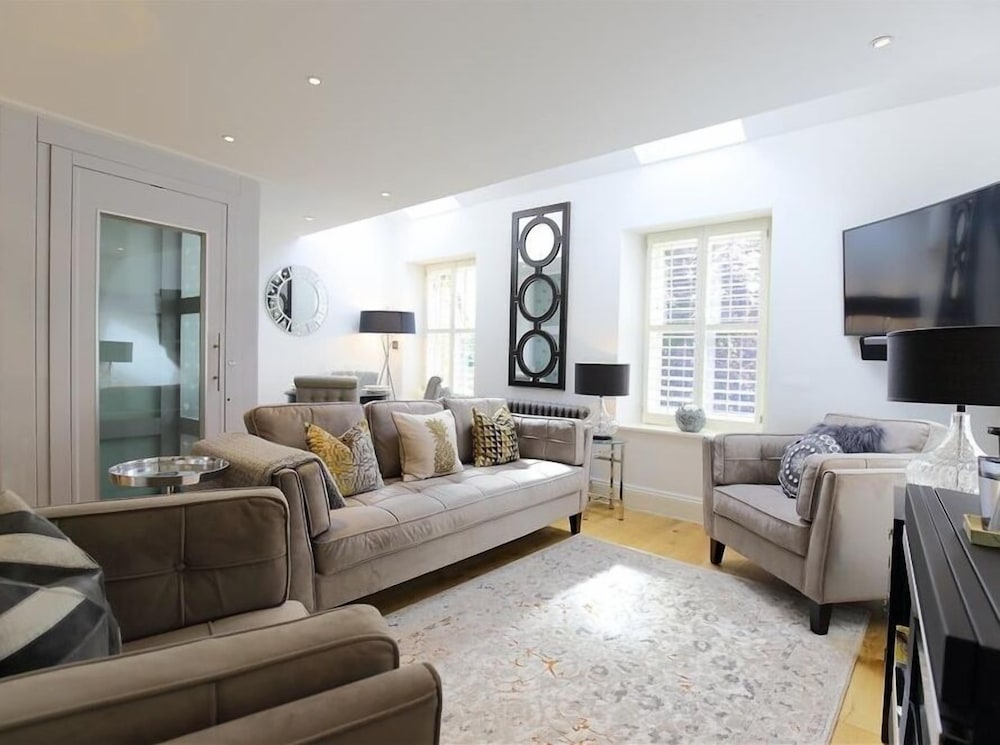 The Hive - last minute hotel in Cheltenham