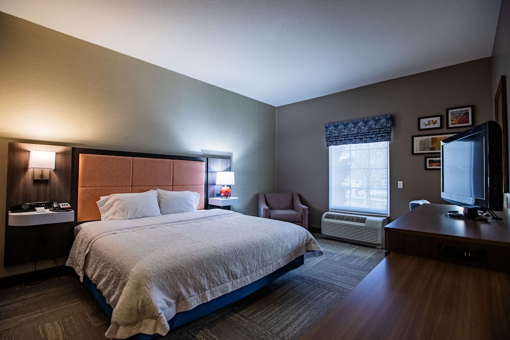 Hampton Inn Hadley Amherst Area - photo 13