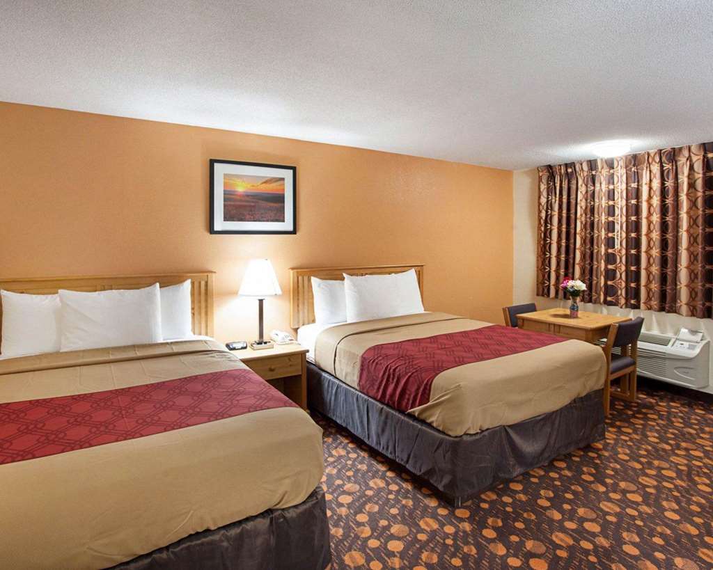Econo Lodge Phillipsburg - photo 10