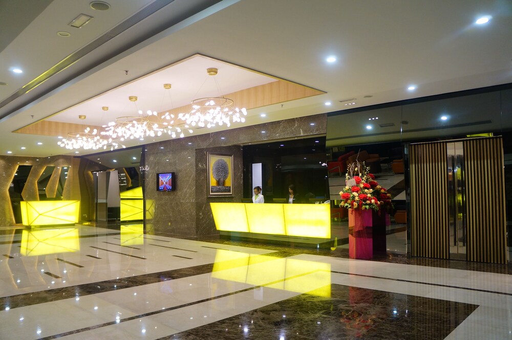 Greens Hotel & Suites — Bintulu — photo 4