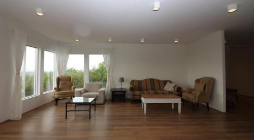 Golden Circle Spectacular house