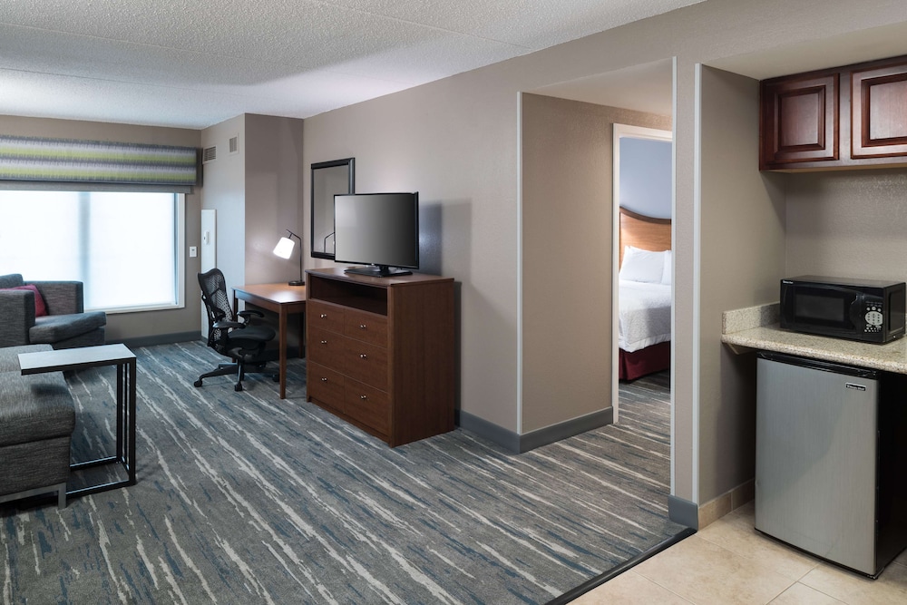 Hampton Inn & Suites Chicago North Shore Skokie - photo 39