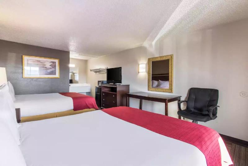 Rodeway Inn Canton - photo 24