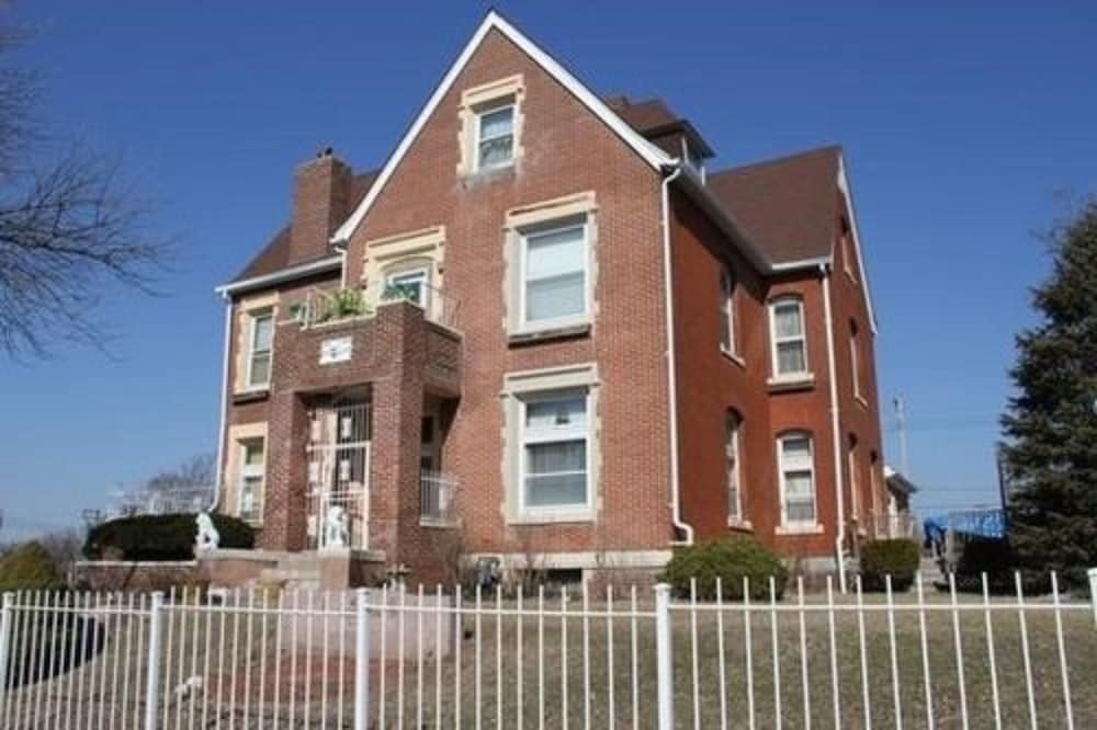 Central West End B&B - featured photo