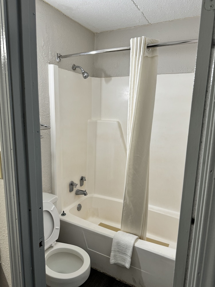 Heritage Inn Milledgeville GA - photo 17
