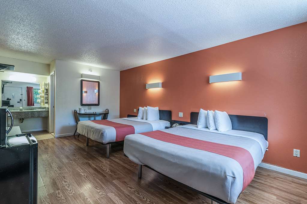 Motel 6 Albany NY Airport - photo 10
