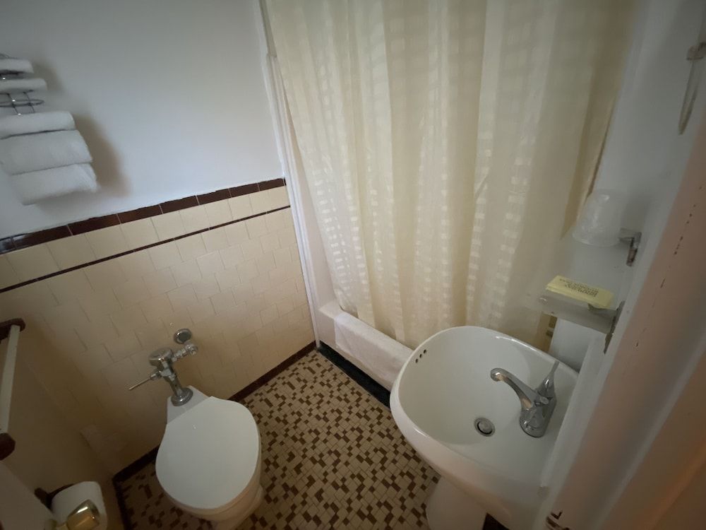 Gateway Inn - photo 6