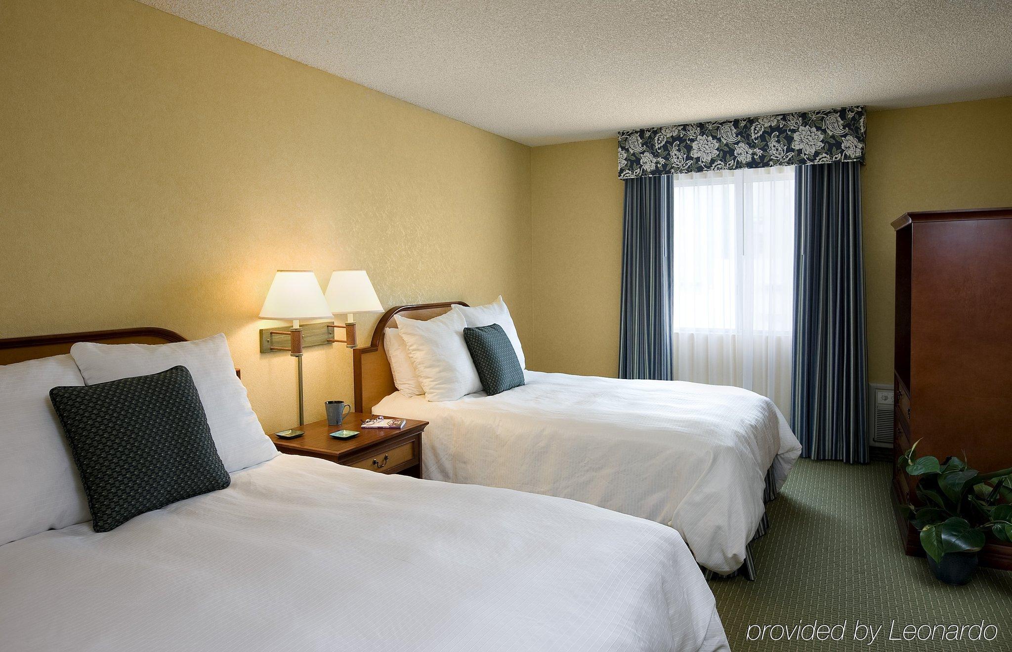 Sommerset Suites Hotel - photo 7