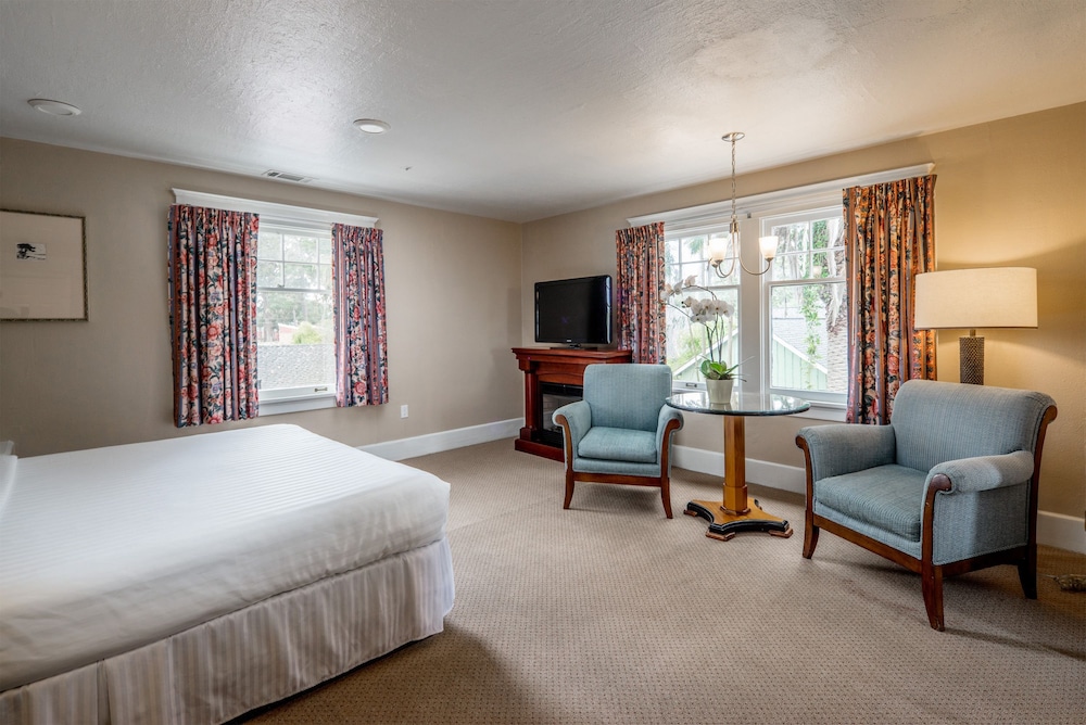 Butterfly Grove Inn - photo 9
