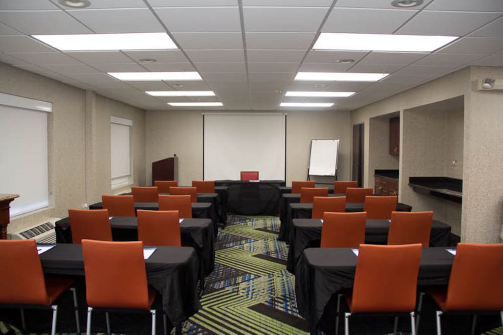 Holiday Inn Express Hotel and Suites Kings Mountain by IHG - photo 51