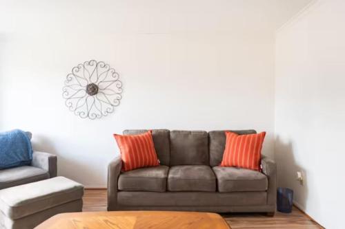 Room 20 mins to U of M — hotel in Livonia