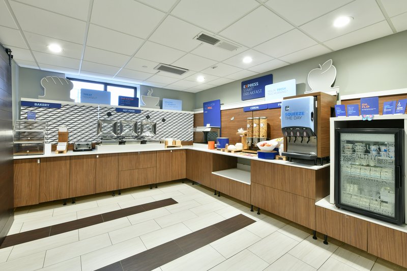 Holiday Inn Express Staten Island West - photo 17