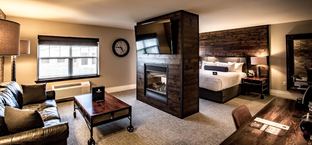 Ironworks Hotel - photo 22