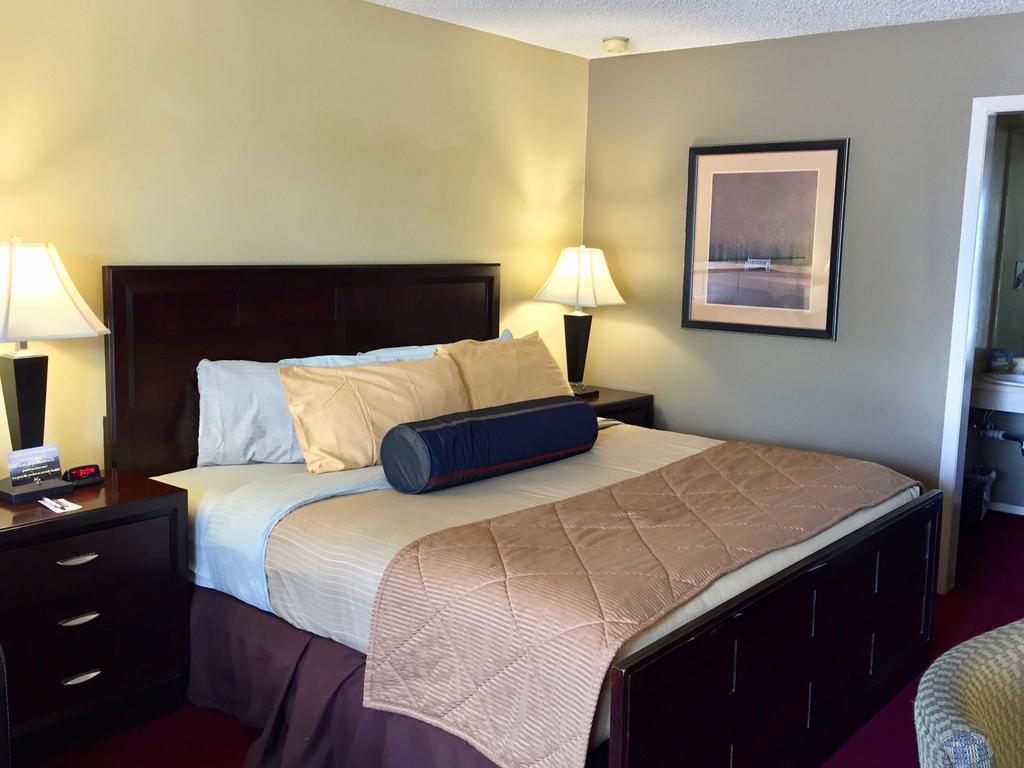 Hotchkiss Inn - photo 14