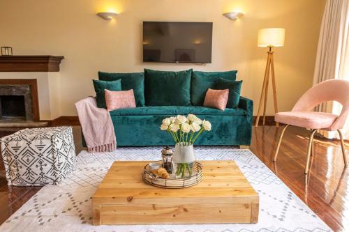 Riverside Park Lush Oasis 3B by YourHost Nairobi — 4-Star Luxury Hotel in Nairobi, Kenya