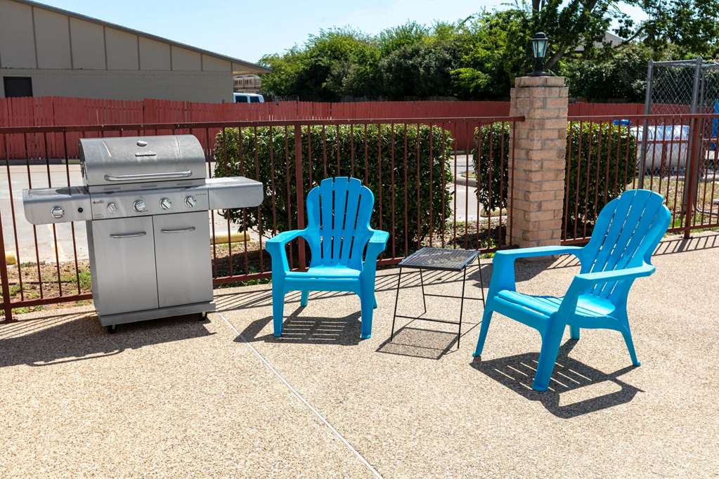 Days Inn by Wyndham Granbury - photo 38